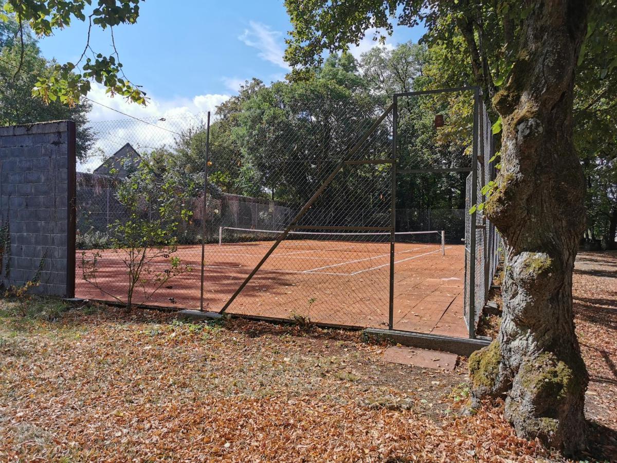 Chateau Des Barres Sainpuits Bagian luar foto