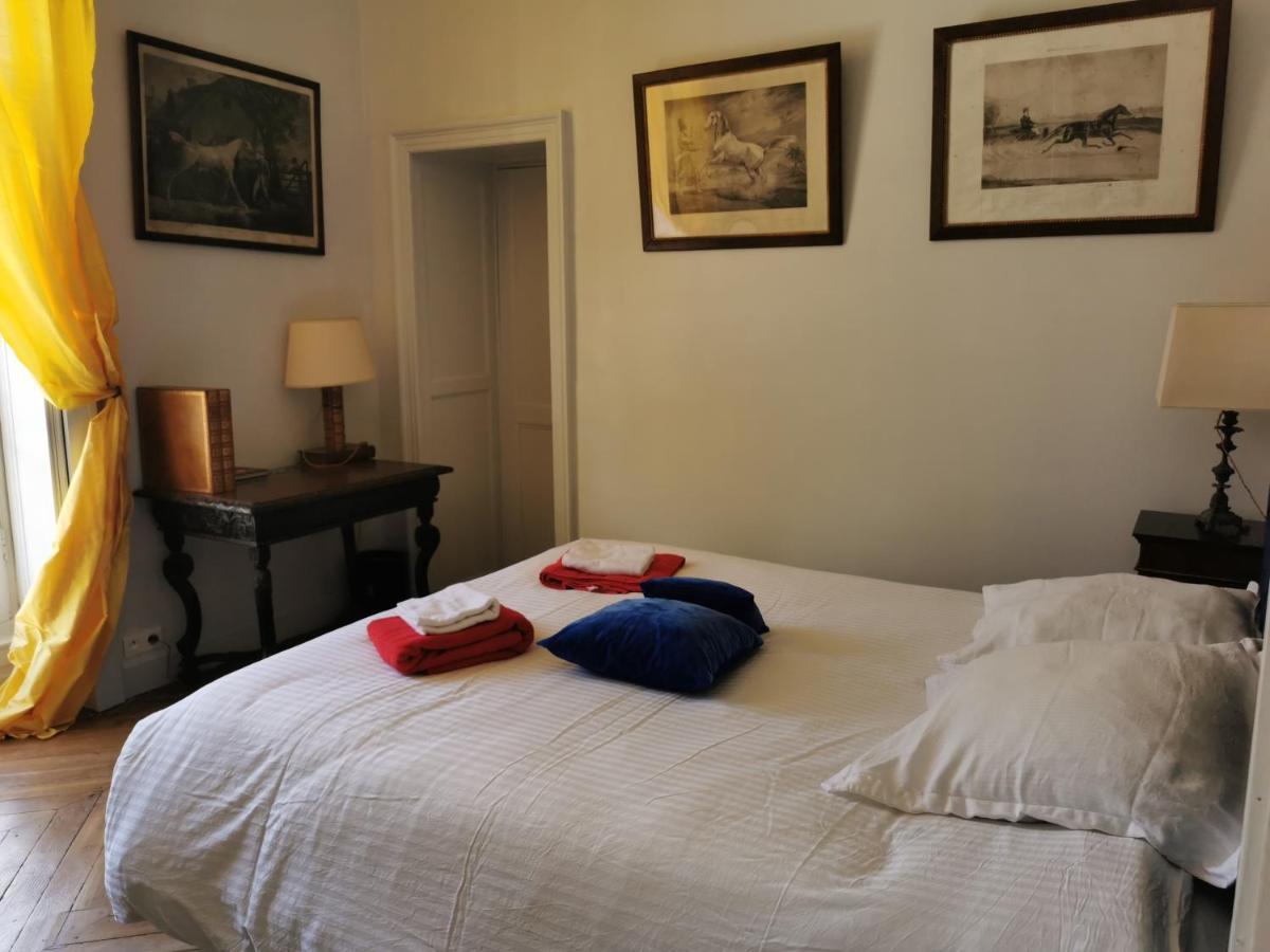Chateau Des Barres Sainpuits Bagian luar foto