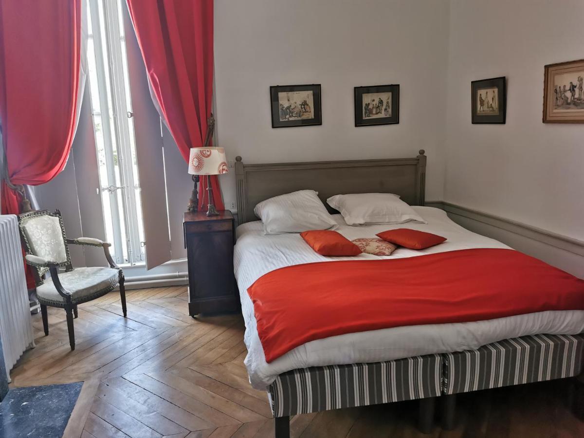 Chateau Des Barres Sainpuits Bagian luar foto
